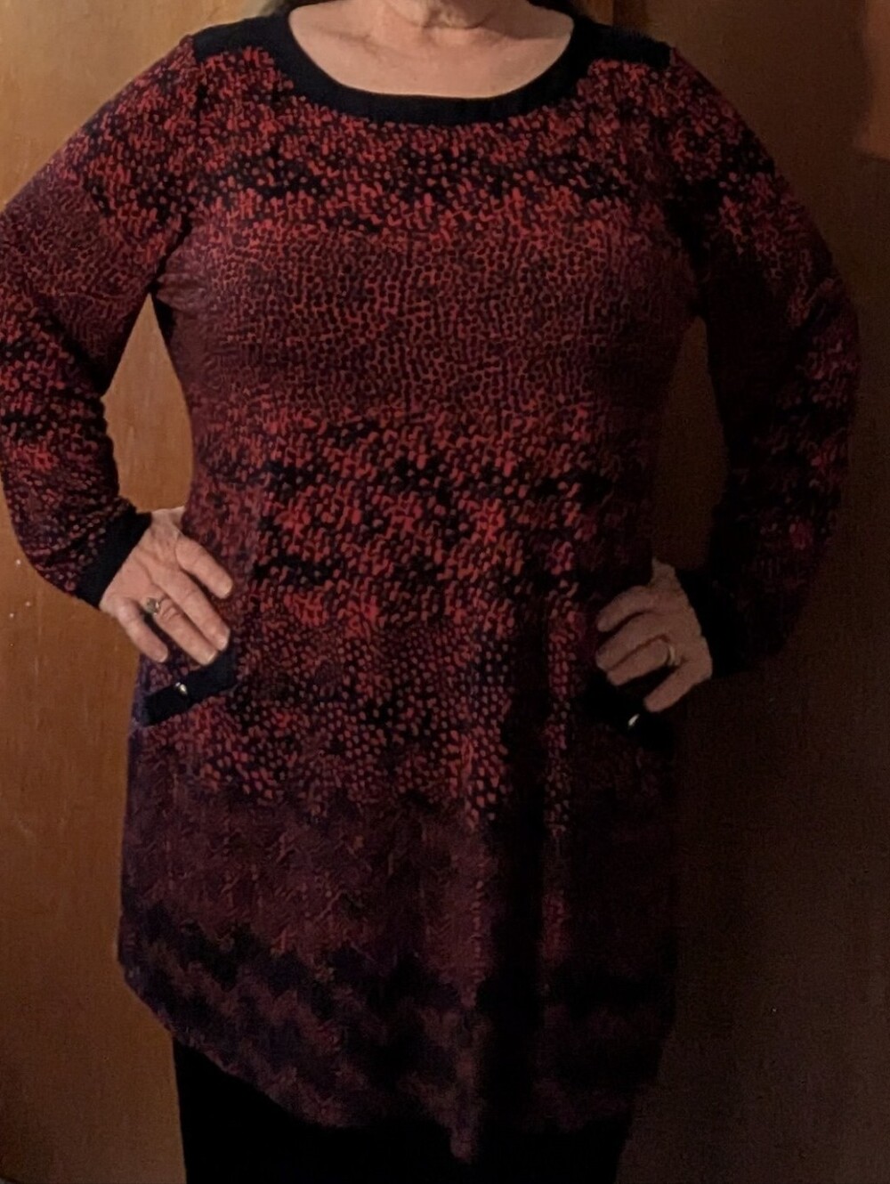 Susan Graver Plus Sz 2X Tunic Top Blouse Red Black Snakeskin Print Long Sleeve